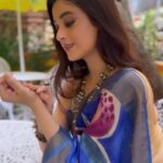 Darshana Banik Instagram - নীল রঙ ছিল ভীষন প্রিয় 💙 #reels #reelsinstagram #blue #nostalgia #favourite #song #bengali #ethnic