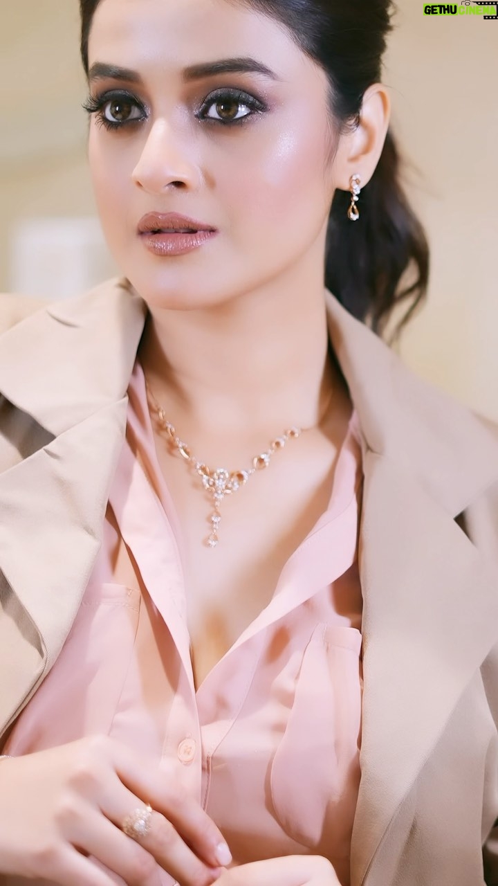 Darshana Banik Instagram - Whether it’s a pastel power suit to slay that meeting or a monochrome dress to set the club ablaze. Bring home contemporary diamond jewellery that turns heads, all day along with #AutumnEdit from Tanishq. Get up to 20% off* on diamond jewellery value. Visit your nearest Tanishq store today! *T&C Apply #TaniahqAtwork #DiamondsEveryday #AutumnEdit #tanishqjewellery #officewear
