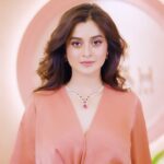 Darshana Banik Instagram - @tanishqjewellery Take your glamorous party outfit to another level with this statement neckpiece from #Tanishq It’s sophisticated and elegant design will leave everyone in awe.