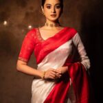 Darshana Banik Instagram - Sheer Bangaliana ❤️ All decked up for @hoichoi.tv season7 launch party😬