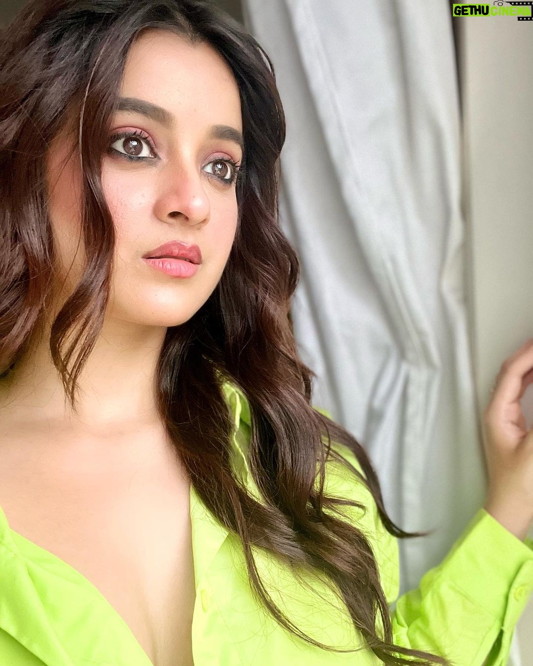 Darshana Banik Instagram - Carefree 💚
