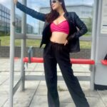 Darshana Banik Instagram - Style pe uski..Smile pe uski Haaye tabiyat bhadki Sheher ki ladki...@darshanabanik