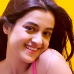 Darshana Banik Instagram - 💓 #trending #reels #reelsinstagram #song #retro #bollywood #love #expression #reelitfeelit #pink #barbie