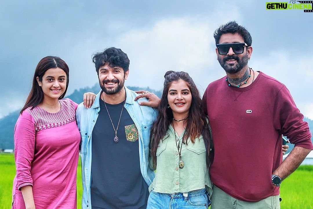 Darshana Banik Instagram - And that’s a wrap for the “Ziro” schedule, looking forward to the second schedule in Kolkata now! #KeProthomKachheEshechi @shieladitya_official @madhumita_sarcar @darshanabanik @auditiva.synthesia @suvendas #InnovativeFilms #PradeepChakravorty