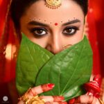 Darshana Banik Instagram - #dsav #bridesoftheweddingcanvas || Darshana Banik on her Wedding Day || MUA : @sahababusona Hairstyling : @ginni_love21 Draped by : @style_by_madhab || Page Copyright 2024 © The Wedding Canvas || For Booking Call: (+91) 9831892438 / (+91) 9874027512 Email your details : theweddingcanvas2014@gmail.com Instagram : https://www.instagram.com/twc2014india Youtube : https://www.youtube.com/c/TheWeddingCanvasIndia . . . #couplesoftheweddingcanvas #engagement #wedding #weddingrituals #candid #candidmoments #weddingday #portrait #bride #indianbride #bridalgoals #bridallook #bridalfashion #bridaldiaries #bridalinspiration #makeup #weddingjewelry #indianwedding #indianweddingbuzz #weddingphotography #weddingphotographer #twc2014india @nikonindiaofficial #Nikon #NikonZ6II @shaadisaga @zo_wed @wedabout @thinkshaadi @eventilaindia @popxowedding @wittyvows @thebridesofindia @bridesofbengal_wmg @canveradotcom