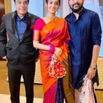 Darshana Banik Instagram - Biyebari 😬♥️ Sagnik Banik er biye te amra 💕 #reels #reelsinstagram #reelitfeelit #wedding #family #fun Thank you for the makeup @somnath1296 ❣️