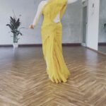 Darshana Banik Instagram - 💛🙏🏼 Thank you guru @prabhu_ki_niddhi_kathak 💕 #dance #kathak #passion #rehearsal #reels #reelsinstagram #indian