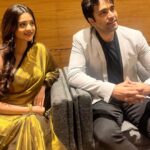 Darshana Banik Instagram - Today at #leadershipconclave #2024 hosted by @news18bangla What a beautiful event to felicitate a few notable achievers and entrepreneurs from different fields in Bengal. Congratulations to all of them 💐 And got a chance to share the stage with very handsome and my favourite @itsmeabirchatterjee . @sampurnalahiri was perfect as the host of the show💕 @biditabag ,thank you for this beautiful saree. Jewellery- @gahanejewellery Makeup- @ahuti_dutta_makeup @optimisticaamrapali96 Taj City Centre New Town, Kolkata