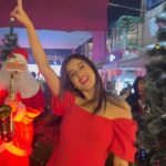 Darshana Banik Instagram - And the party season is on ♥️🎄🎅🏼♥️ #reels #reelsinstagram #reelitfeelit #christmas #newyear #party #evening #red #music #fun #fashion #transition