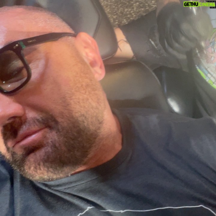 Dave Bautista Instagram - Hey! I gotta be me! 🤷🏻♂️ @dcsocietyink @john02john #BladeRunner #Basquiat DC Society Ink