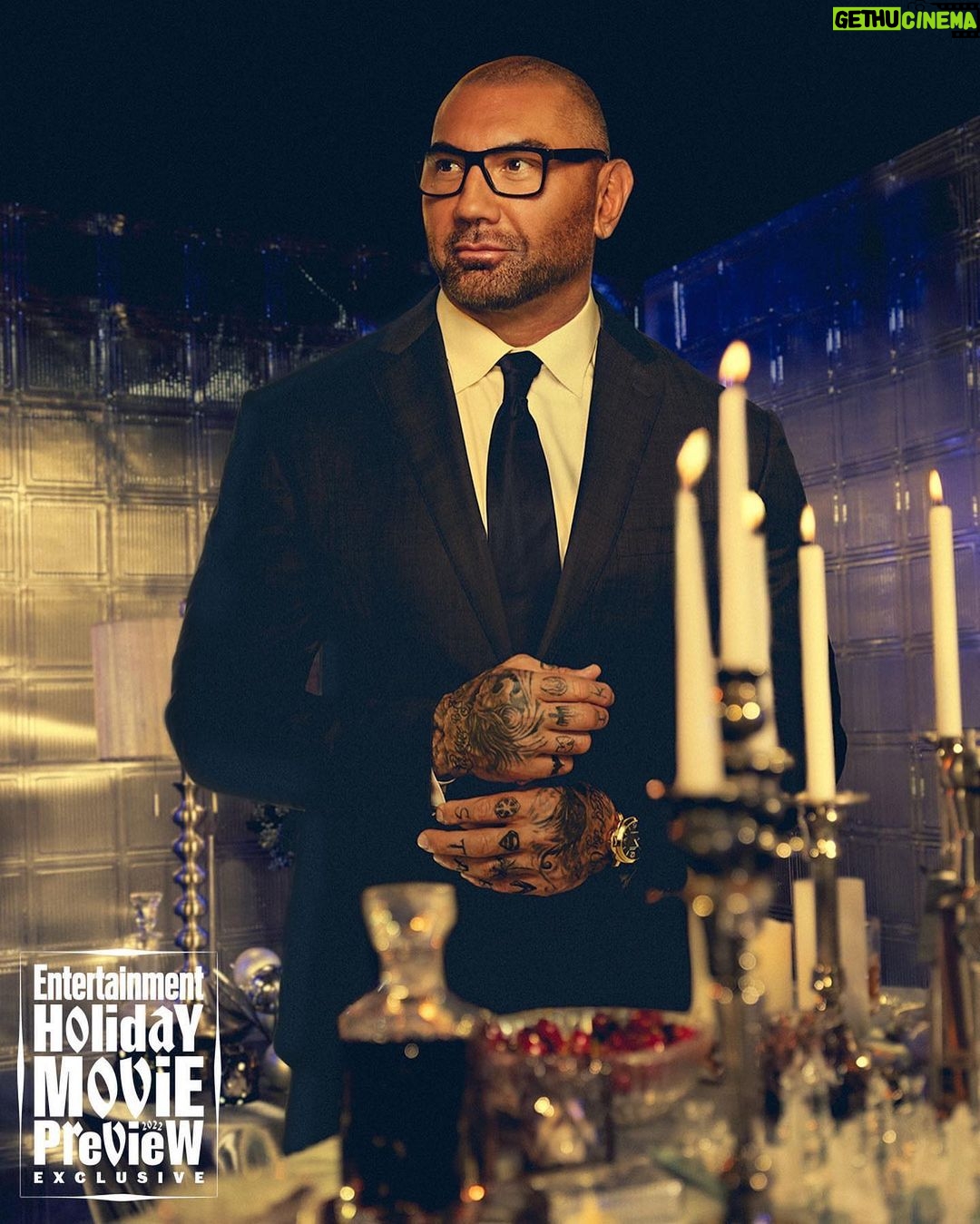 Dave Bautista Instagram - unusual suspects…on the cover of @entertaintmentweekly @knivesout #glassonion link in bio