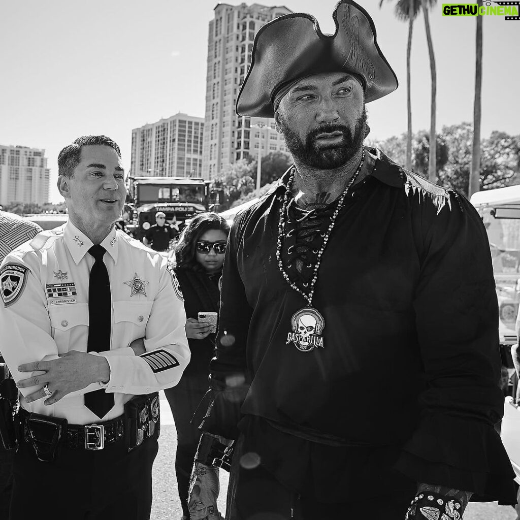 Dave Bautista Instagram - Let the invasion begin! 🏴‍☠️☠️ #TampaTradition #PirateResponsibly #SailSmart #BeSafe #DontDrinkandDrive #GasparillaSafe #FloatOn Tampa Florida