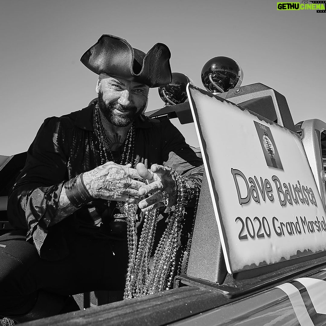 Dave Bautista Instagram - Let the invasion begin! 🏴☠️☠️ #TampaTradition #PirateResponsibly #SailSmart #BeSafe #DontDrinkandDrive #GasparillaSafe #FloatOn Tampa Florida