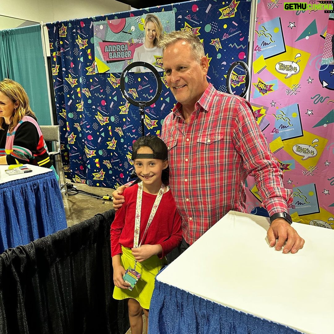 Dave Coulier Instagram - What an amazing weekend, getting to spend time with fans and my #fullhouse family at #90scontampa Thank you for stopping by. We love you❤️ Tampa Convention Center