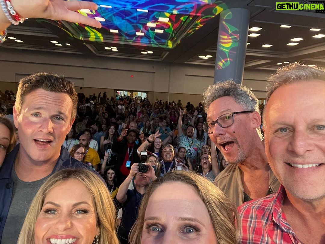 Dave Coulier - 27.5K Likes - Having a blast with my #fullhouse family here at #90scontampa - and the first time I’ve ever signed a ‘Tanner’ family hockey jersey.