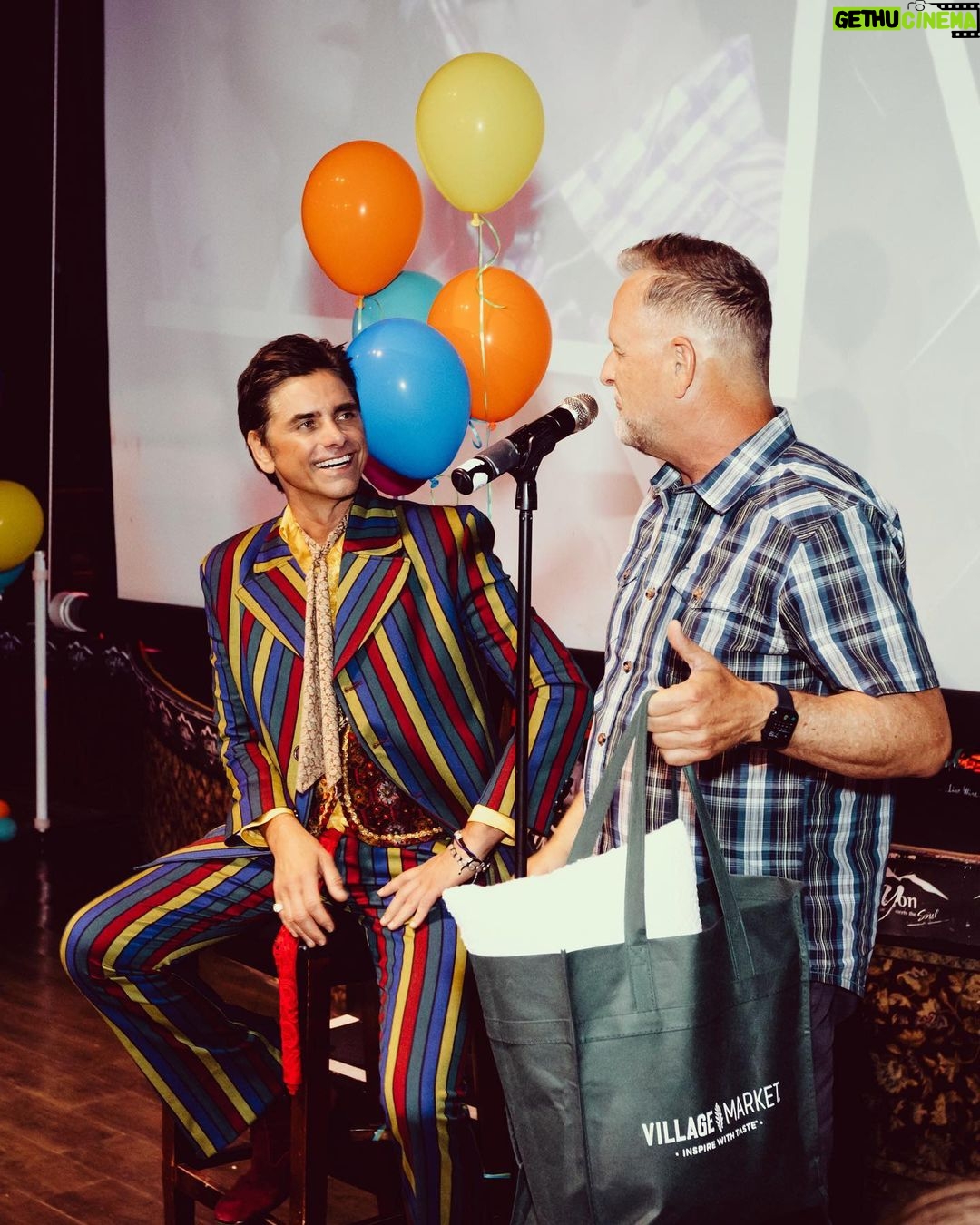 Dave Coulier - 24.8K Likes - Happy birthday to my brother @johnstamos - So many years of friendship and so many laughs. Love you, Choppie.
📸: @micalaaustin