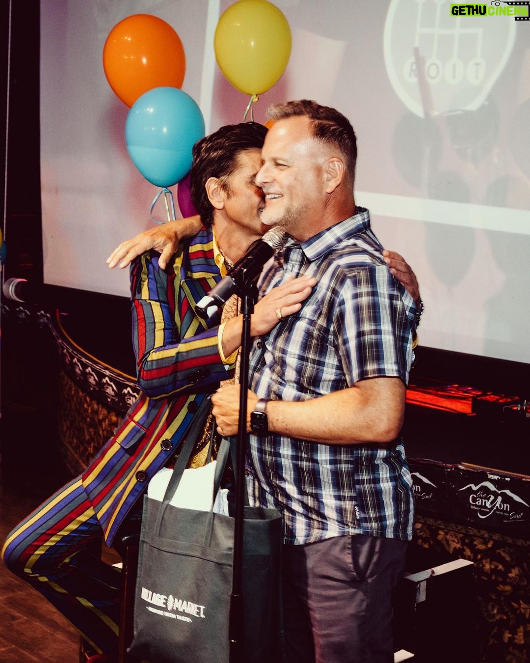 Dave Coulier - 24.8K Likes - Happy birthday to my brother @johnstamos - So many years of friendship and so many laughs. Love you, Choppie.
📸: @micalaaustin