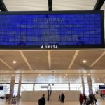 Dave Coulier Instagram - I tried the super cool parallel reality (ai) at the Detroit Metro airport. Freakishly awesome technology. #coolertech #dtw Detroit Metro Airport (DTW)
