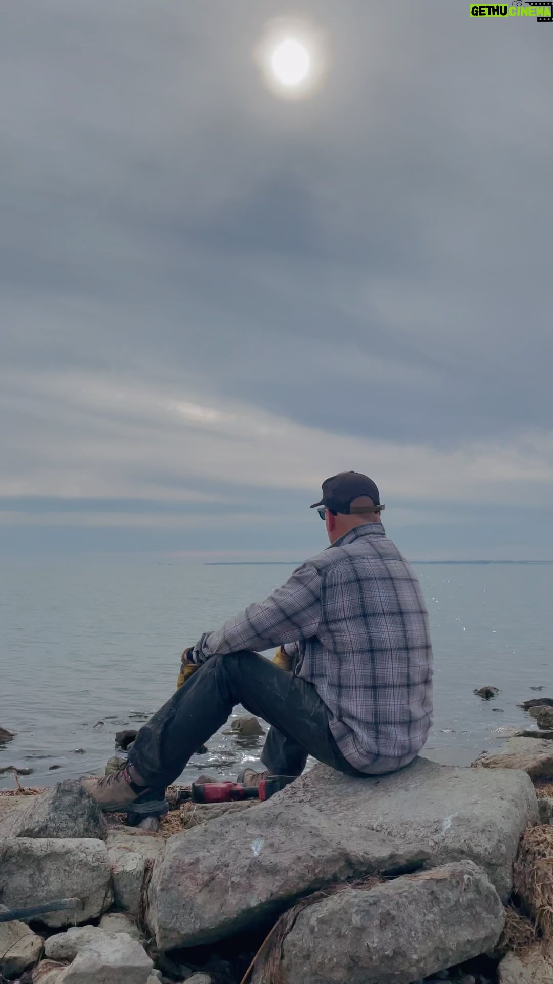 Dave Coulier Instagram - Cleaning the shoreline. I like to pause and reflect about making the world a better place, and all the amazing people in my life. Tag the people in your life that inspire you. #coolerdays #cooler #cooleroutdoors
