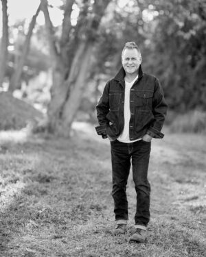 Dave Coulier Instagram - September, gone in a flash. Who’s ready for October? #winteriscoming 

#birthdaymonth #coolerdays #cooler #cooleroutdoors