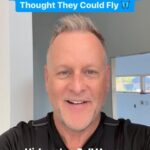 Dave Coulier Instagram - Picture this: 4 year old Mary-Kate and Ashley flapping their arms and saying “tweet tweet” on the Full House set 😂 We had so much fun on-screen and off. Happy Friday, friends! #fullhousefunfact #fullhouse #marykateandashley #davecoulier #TGIF