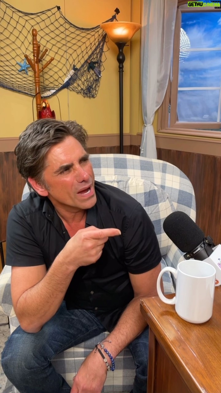 Dave Coulier - 13K Likes - Stay tuned for more shenanigans like this when #FullHouseRewind returns 😉 @johnstamos @dcoulier
#fullhouse #johnstamos #joeygladstone #unclejesse