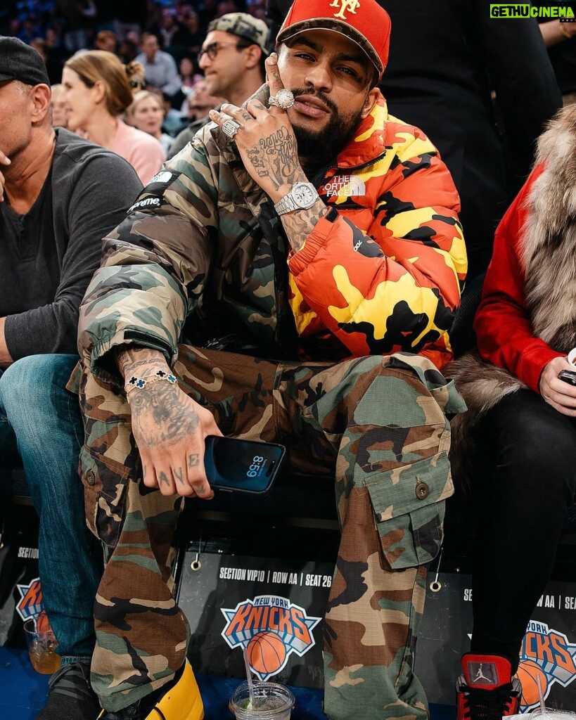 Dave East Instagram - Cops Snatch Me In Bacc Of That Van Barkin…Supreme On The Floor At Madison Square Garden…I Beg Ya Pardon, But I Done Took Meds Often, Indictments Fallin Out The Sky I Hear The Feds Talking…. @nyknicks
