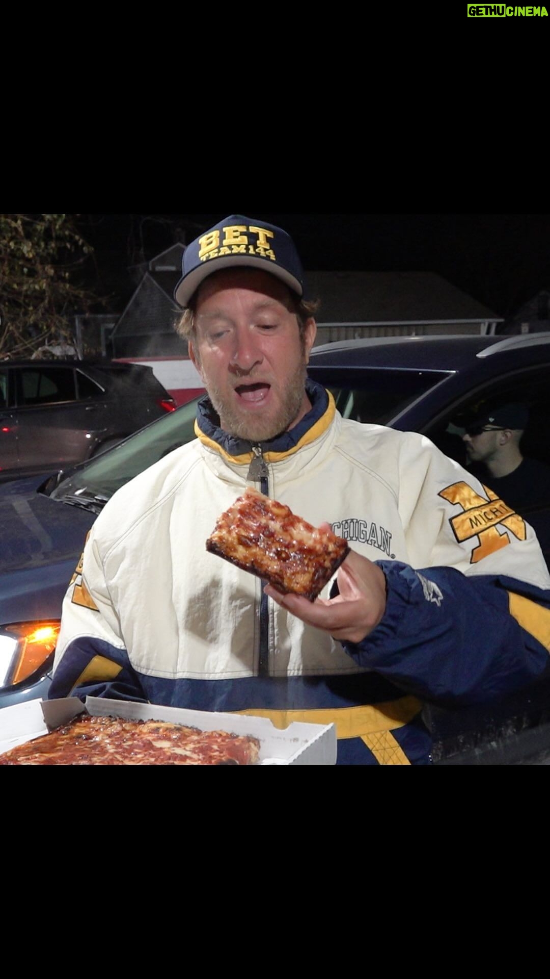 Dave Portnoy Instagram - Barstool Pizza Review - Loui’s Pizza (Hazel Park, MI)