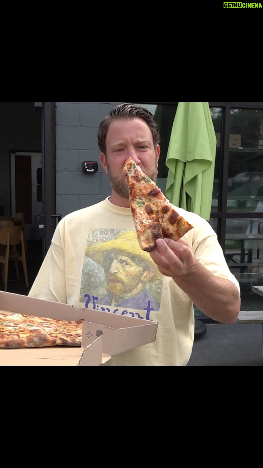 Dave Portnoy Instagram - Barstool Pizza Review - 9 Miles East Farm (Saratoga Springs, NY) presented by @drinkbodyarmor