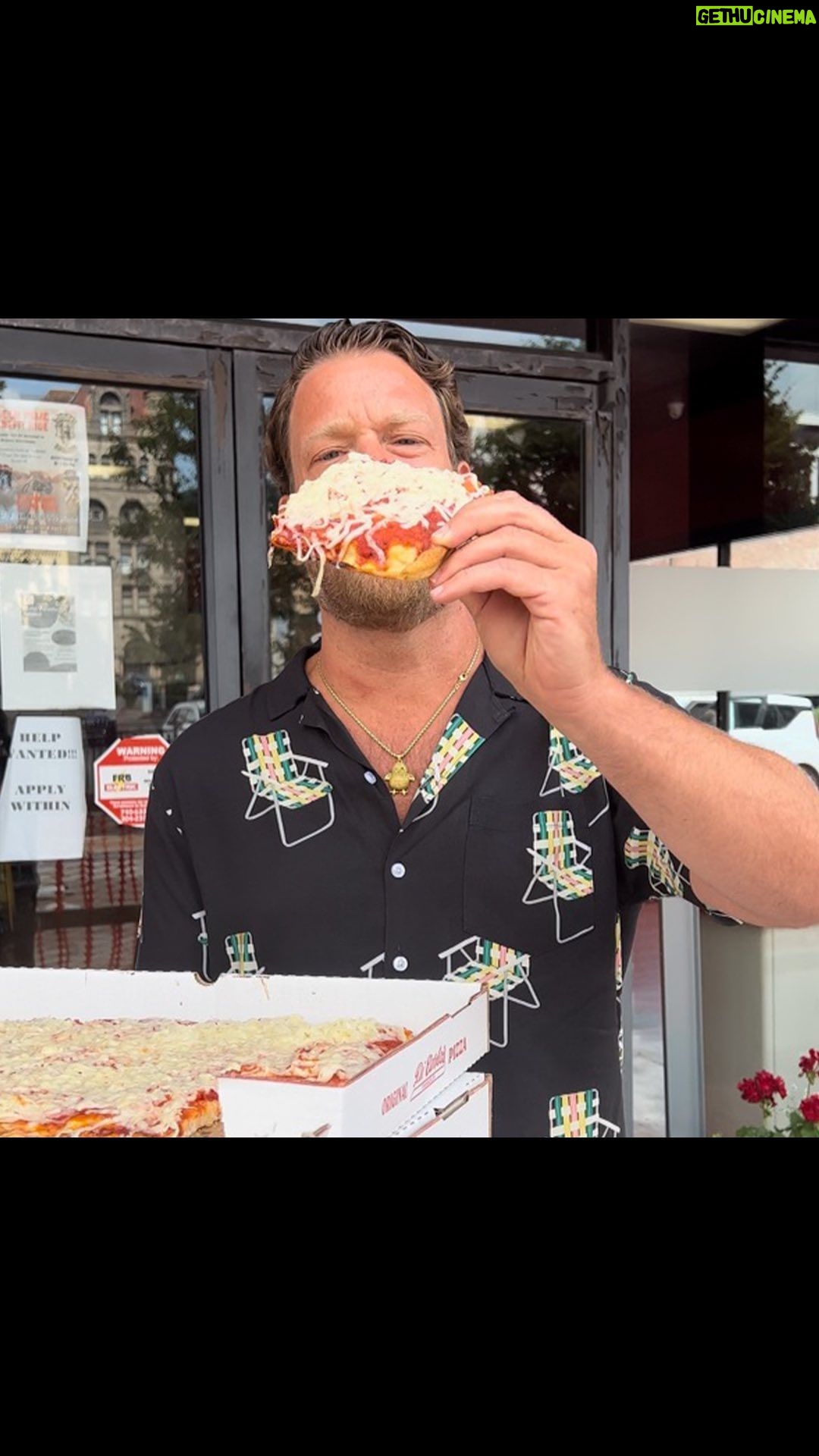 Dave Portnoy Instagram - Barstool Pizza Review - DiCarlo’s Pizza (Wheeling, WV)