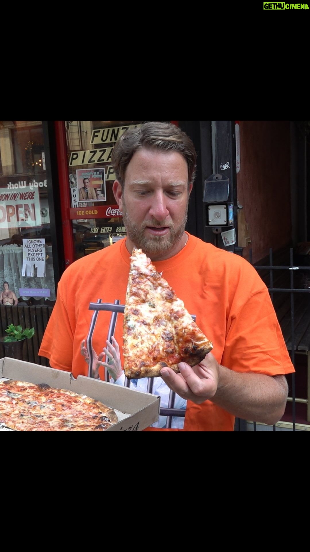 Dave Portnoy Instagram - Barstool Pizza Review - Funzi’s Pizzeria (New York, NY)