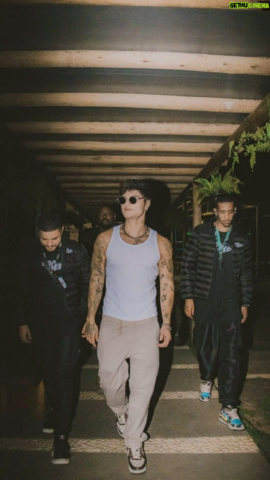 Davi Kneip Instagram - Já escutou Furacão ? 🔥