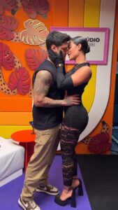 Davi Kneip Instagram - O #NoEstúdioComOEx vai pegar fogo 🔥 @alinemineiro e @davikneip prontinhos pro nosso AO VIVO 🗣️ é às 22h nas minhas redes, mas da @mtvbrasil e na @plutotvbr 🥰 #DeFériasSalseiroVIP