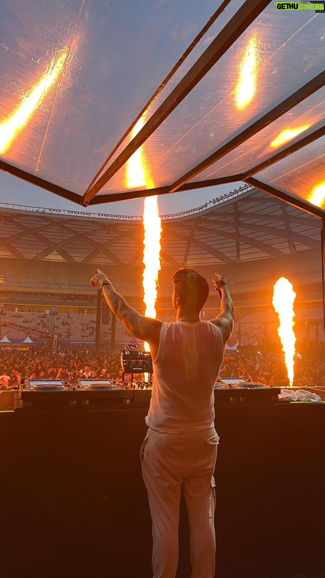 Davi Kneip Instagram - Que dia histórico ! Obrigado Deus, @pumpmanaus, @bdct e a todos Manauaras presentes, AMO VOCÊS ❤️🔥. Prometo cada dia que passar dar o meu melhor para surpreender todos vocês 🙏 Manaus, Brazil