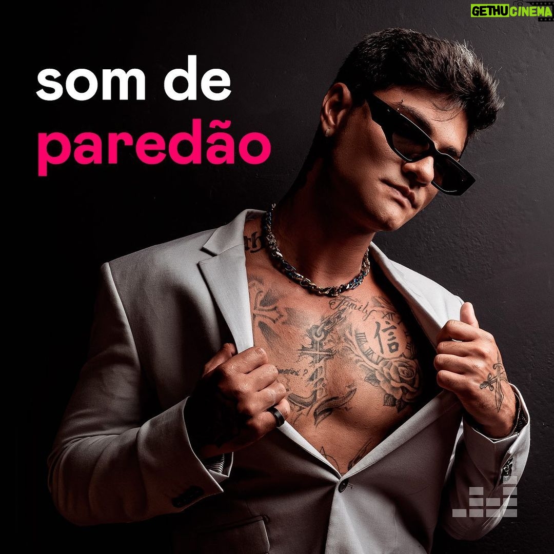 Davi Kneip Instagram - Capa da “Som de Paredão” na @deezerbr com a música “Eu Nem Dei Tchau” 🔥❤️ @dittomusicbrasil