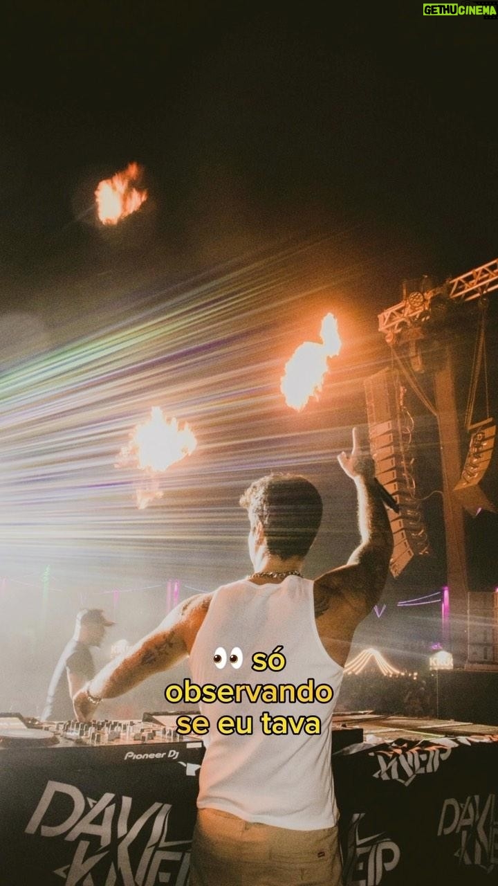 Davi Kneip Instagram - “Eu nem dei Tchau” 🔥 pode soltar ?!