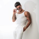 Davi Kneip Instagram - De 0 a 100% … Qual sua % de ciúmes hahaha ?! Minha 109% 🤪❤️🔥 📸 : @thiagomisan Belo Horizonte, Brazil