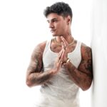 Davi Kneip Instagram - De 0 a 100% … Qual sua % de ciúmes hahaha ?! Minha 109% 🤪❤️🔥 📸 : @thiagomisan Belo Horizonte, Brazil