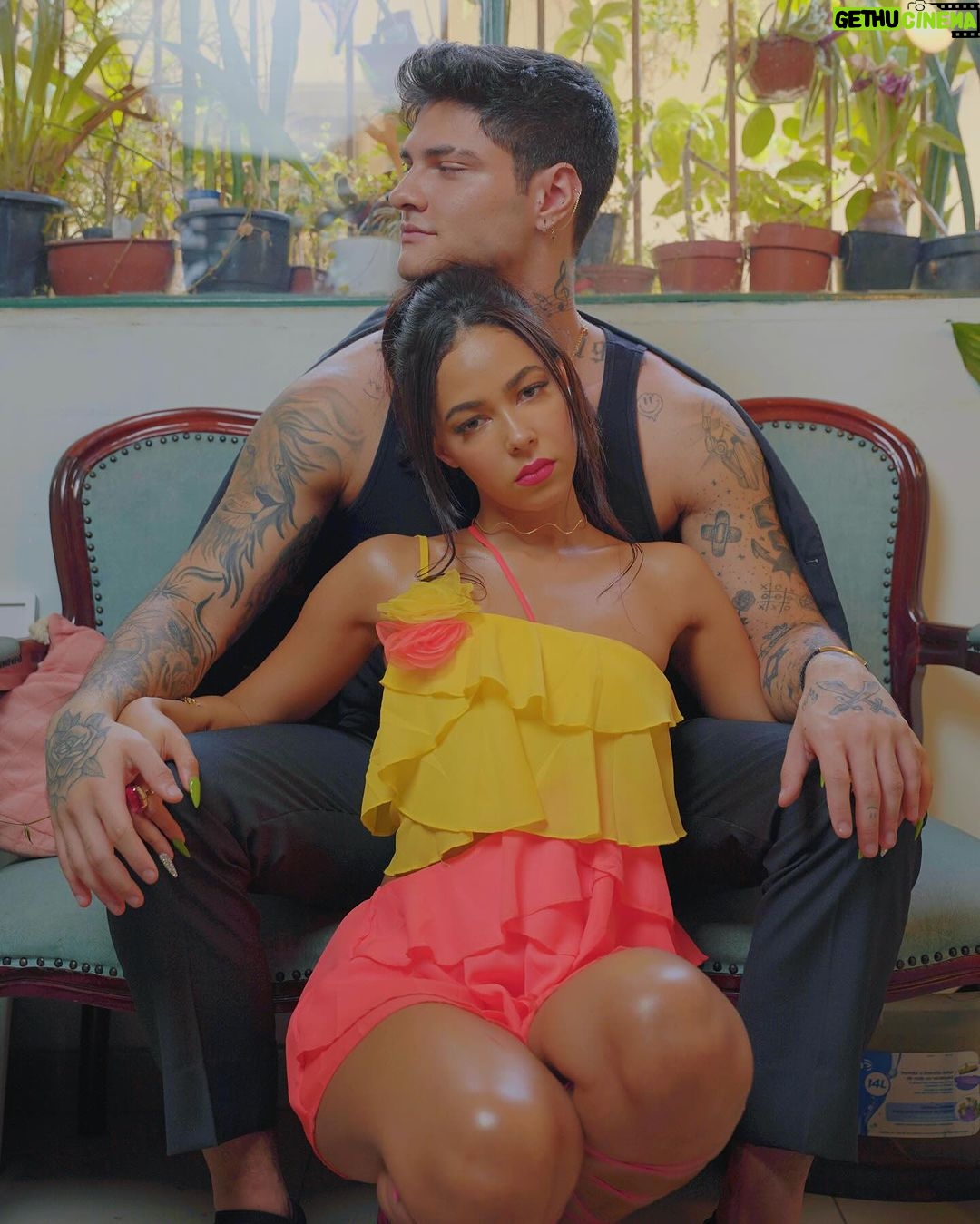 Davi Kneip Instagram - A gente tá muito feliz com a recepção de “Quero Ver” ❤️ E você? Já deu stream e assistiu ao clipe hoje? We’re so very grateful for all the love “Quero Ver” has been getting. 🔥 Hbu? Have u heard the song and watched the video today? Brazil