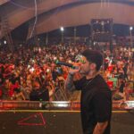Davi Kneip Instagram – Valeu Guriri/ES que show incrível @paradorinternacionalguriri ! Orgulho dividir o palco com @jorgeemateus @turmadopagode 🔥🙏