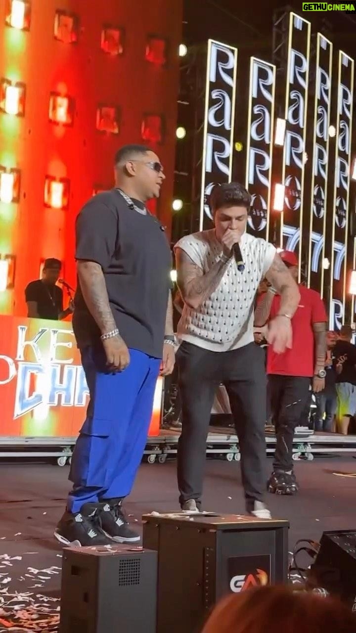 Davi Kneip Instagram - Participação no show do meu irmão @kevinochris 🔥 Obrigado mais uma vez pela irmandade e oportunidade que sempre nós da ! Te amo mlkote ❤️ Belo Horizonte, Brazil