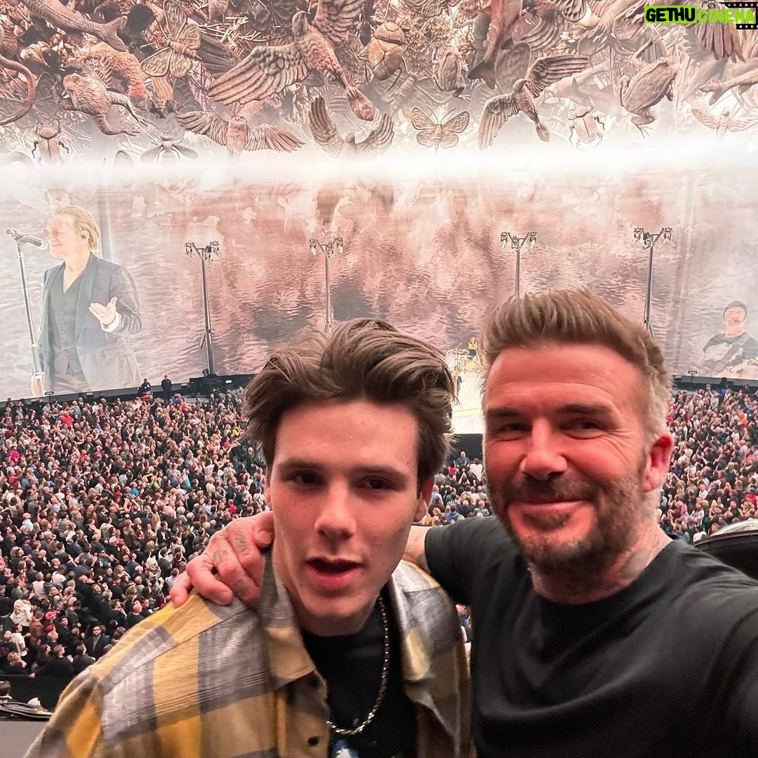 David Beckham Instagram - Cheers to great weekends with family and friends 🍻⚽️🎸 @brooklynpeltzbeckham @cruzbeckham @davidgardner @cjjonesss @edwardnortonofficial @edruschaofficial