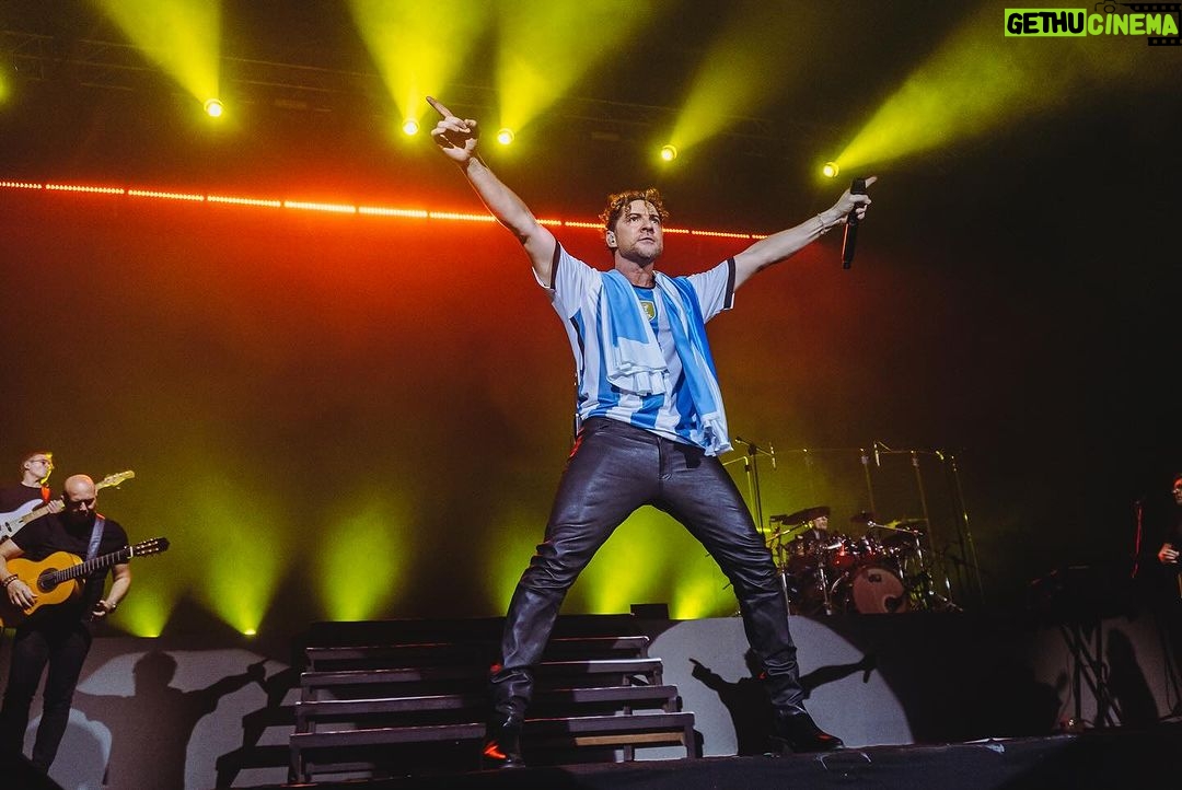 David Bisbal Instagram - Qué gran recuerdo!!!! De pensar que volvemos en febrero!!!!! 🩷