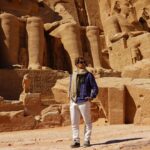 David Bisbal Instagram – Pude cumplir otro de mis sueños!!!!!!

Me encanta Ramses II y pude darme cuenta que contaba con un equipo de arquitectos de la talla de Imhotep o Senenmut capaces de diseñar un calendario a gran escala en este caso, el templo de Abu Simbel

Todos los que me conocen saben que soy un entusiasta de la egiptología. Esta maravilla arquitectónica y astronómica sigue fascinándome y por fin pude cumplir mi sueño de visitar Egipto en compañia además de @titovivas , lo que ha hecho de mí espera ansiada de la visita Egipto y mis pocos conocimientos, en un mundo fascinante donde ahora siento más intriga que nunca y ganas de conocer los nuevos descubrimientos que están por aparecer. Compartiré con vosotros mi viaje y descubriréis un lugar donde no paras de soñar. 

Por cierto, las fotos de @rosannazanetti  que le hice con mi cámara!!! como las he disfrutado!!!