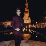 David Bisbal Instagram – Viviendo la noche más importante del flamenco en su historia! Más de 150 artistas deslumbrando la #plazaespañasevilla en la semana de los @latingrammys 
Gracias compañeros de @universalmusicgroup @universalspain @gtstalentspain ❤️