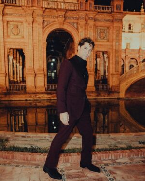 David Bisbal Instagram - Viviendo la noche más importante del flamenco en su historia! Más de 150 artistas deslumbrando la #plazaespañasevilla en la semana de los @latingrammys 
Gracias compañeros de @universalmusicgroup @universalspain @gtstalentspain ❤️
