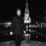 David Bisbal Instagram – Viviendo la noche más importante del flamenco en su historia! Más de 150 artistas deslumbrando la #plazaespañasevilla en la semana de los @latingrammys 
Gracias compañeros de @universalmusicgroup @universalspain @gtstalentspain ❤️