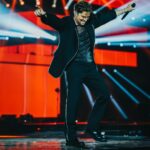 David Bisbal Instagram - Anoche se celebró en Madrid los premios 40 @los40spain con una producción Inmensa!! felicidades por tanto! Qué bonito es coincidir con tantos artistas emergentes que la están rompiendo y disfrutar siempre de la industria en general. Os dejo unas cuantas fotos de lo que se vivió anoche, esperando con ansias el vídeo capítulo. Hace mucho tiempo deseaba tener este reconocimiento que es la base de un público que me exige y un equipo de trabajo maravilloso que tengo detrás. Un abrazo enorme!!!