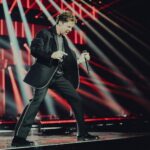 David Bisbal Instagram – Anoche se celebró en Madrid los premios 40 @los40spain con una producción Inmensa!! felicidades por tanto!
Qué bonito es coincidir con tantos artistas emergentes que la están rompiendo y disfrutar siempre de la industria en general. Os dejo unas cuantas fotos de lo que se vivió anoche, esperando con ansias el vídeo capítulo. Hace mucho tiempo deseaba tener este reconocimiento que es la base de un público que me exige y un equipo de trabajo maravilloso que tengo detrás. Un abrazo enorme!!!