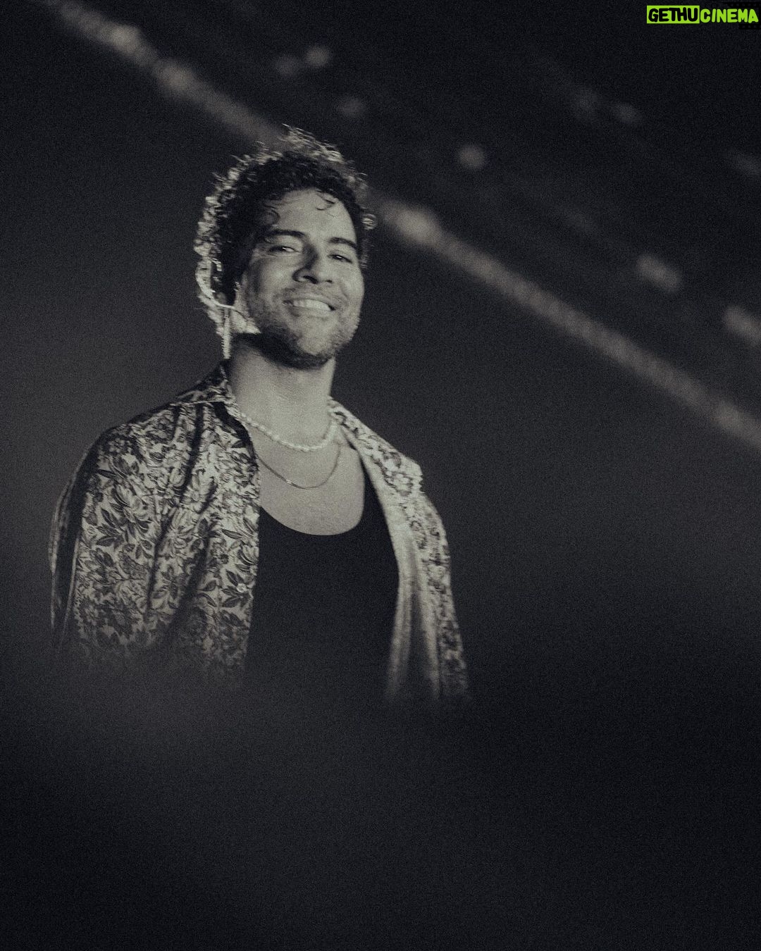 David Bisbal Instagram - Queda poco para volver a Argentina, Uruguay y Chile!! Y como no!! Para el último del año en el wizink de Madrid!!! ❤️
